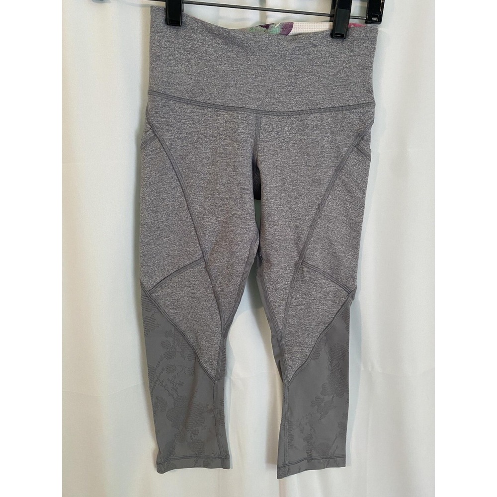 Lululemon Gray Floral Crop Legging Pant Womens size 2